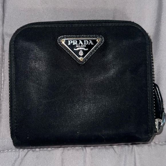 Authentic Prada wallet - Picture 1 of 10